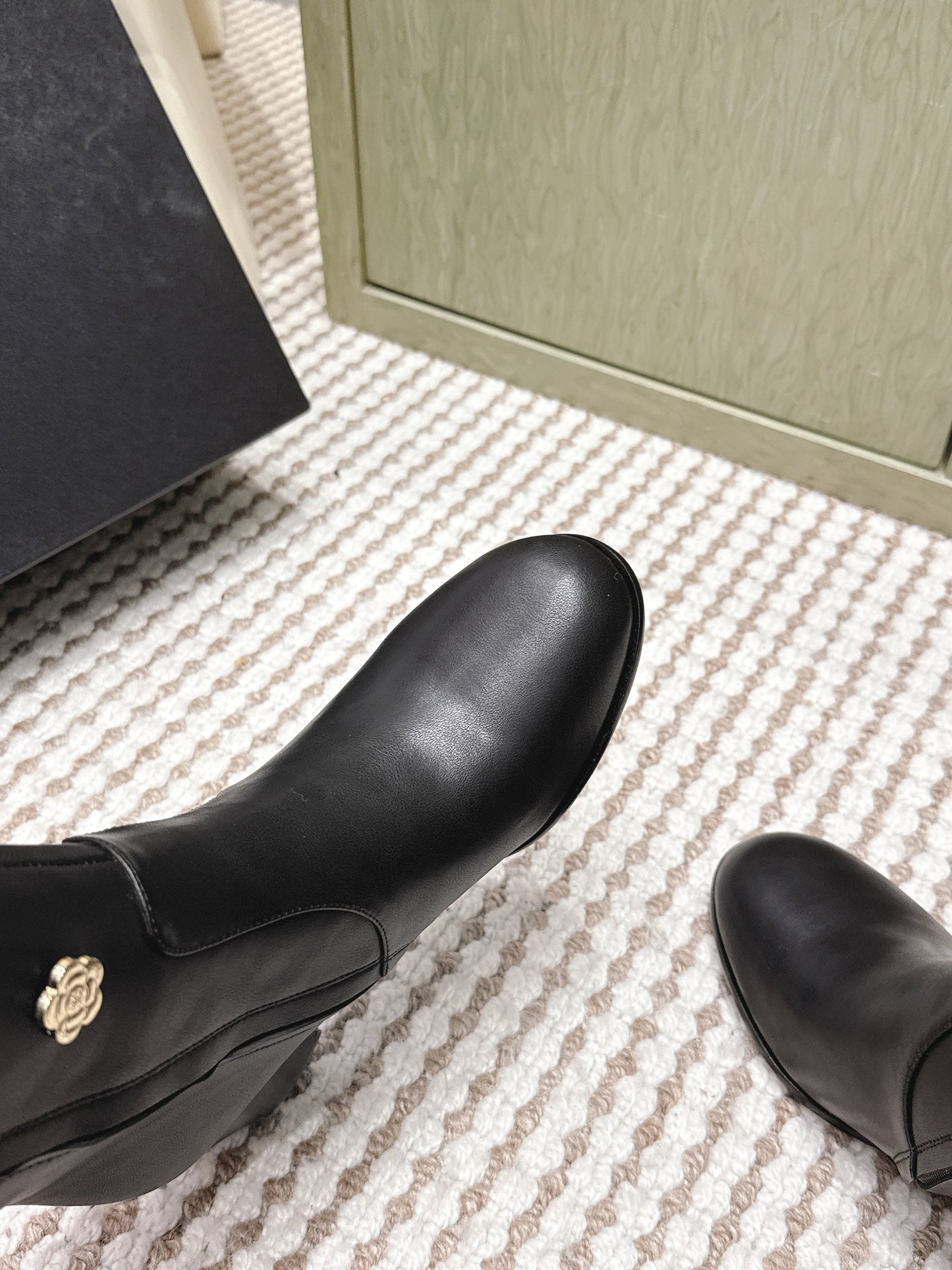 CHANEL 25S KNEE-HIGH BOOTS IN BLACK CALFSKIN WITH RHINESTONES - 35