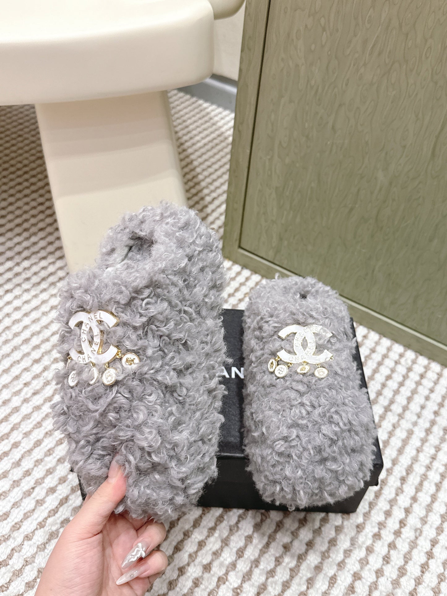 CHANEL 25S CLASSIC FURRY SLIDES IN GRAY WITH DOUBLE C LOGO - 35