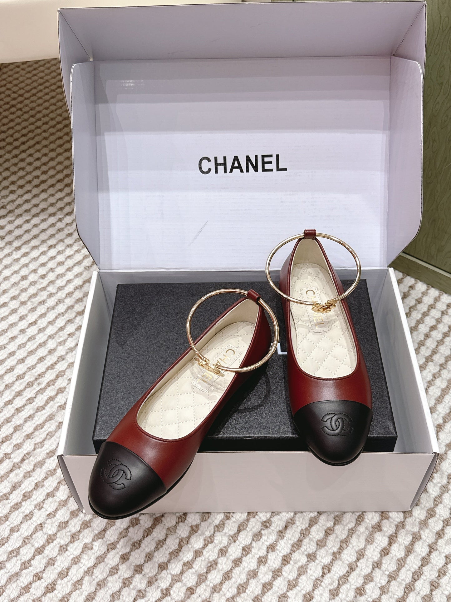 CHANEL 25S BALLERINA SHOES IN MAROON RED AND BLACK CALFSKIN GOLD HARDWARE - 35