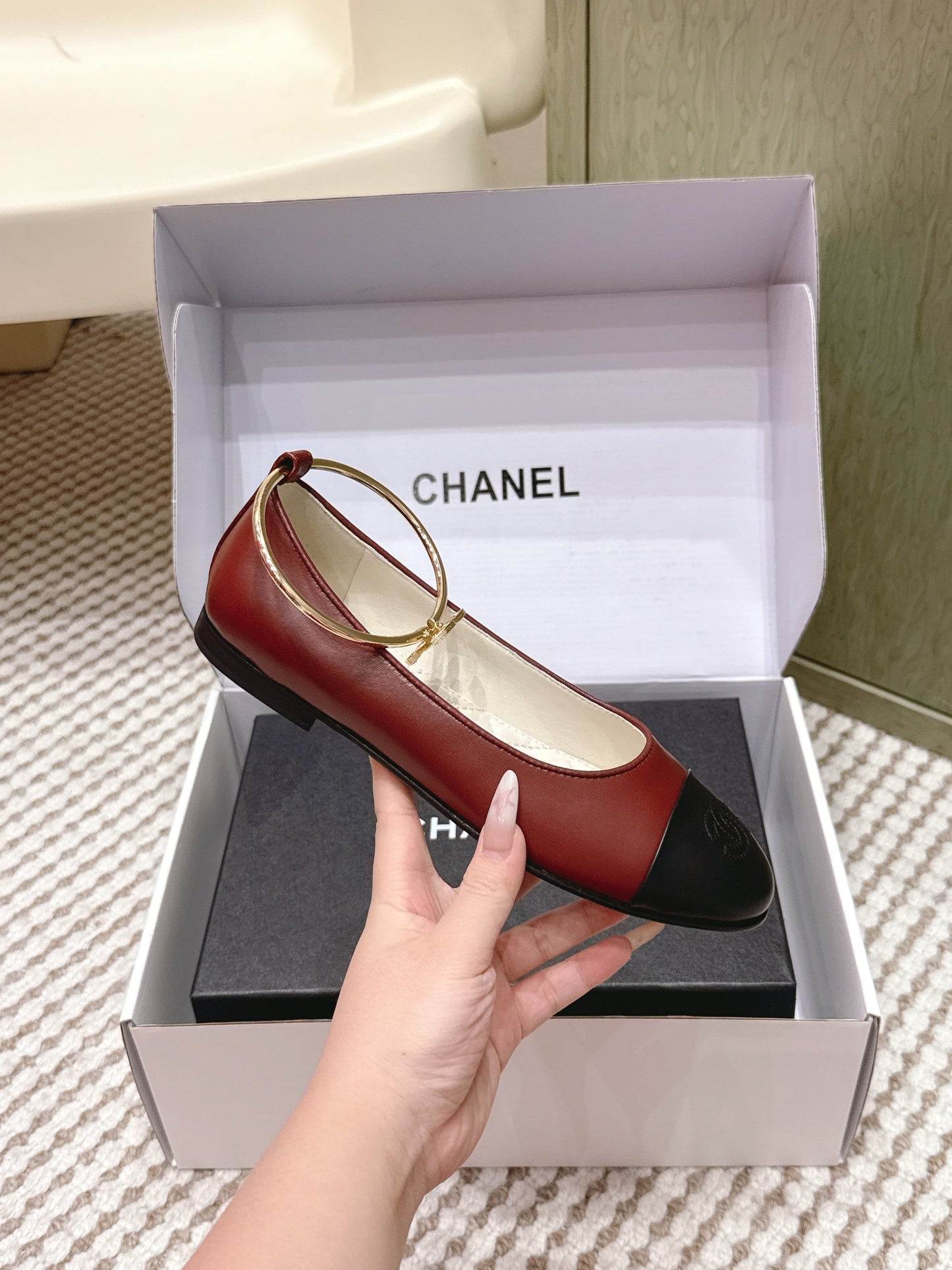 CHANEL 25S BALLERINA SHOES IN MAROON RED AND BLACK CALFSKIN GOLD HARDWARE - 35