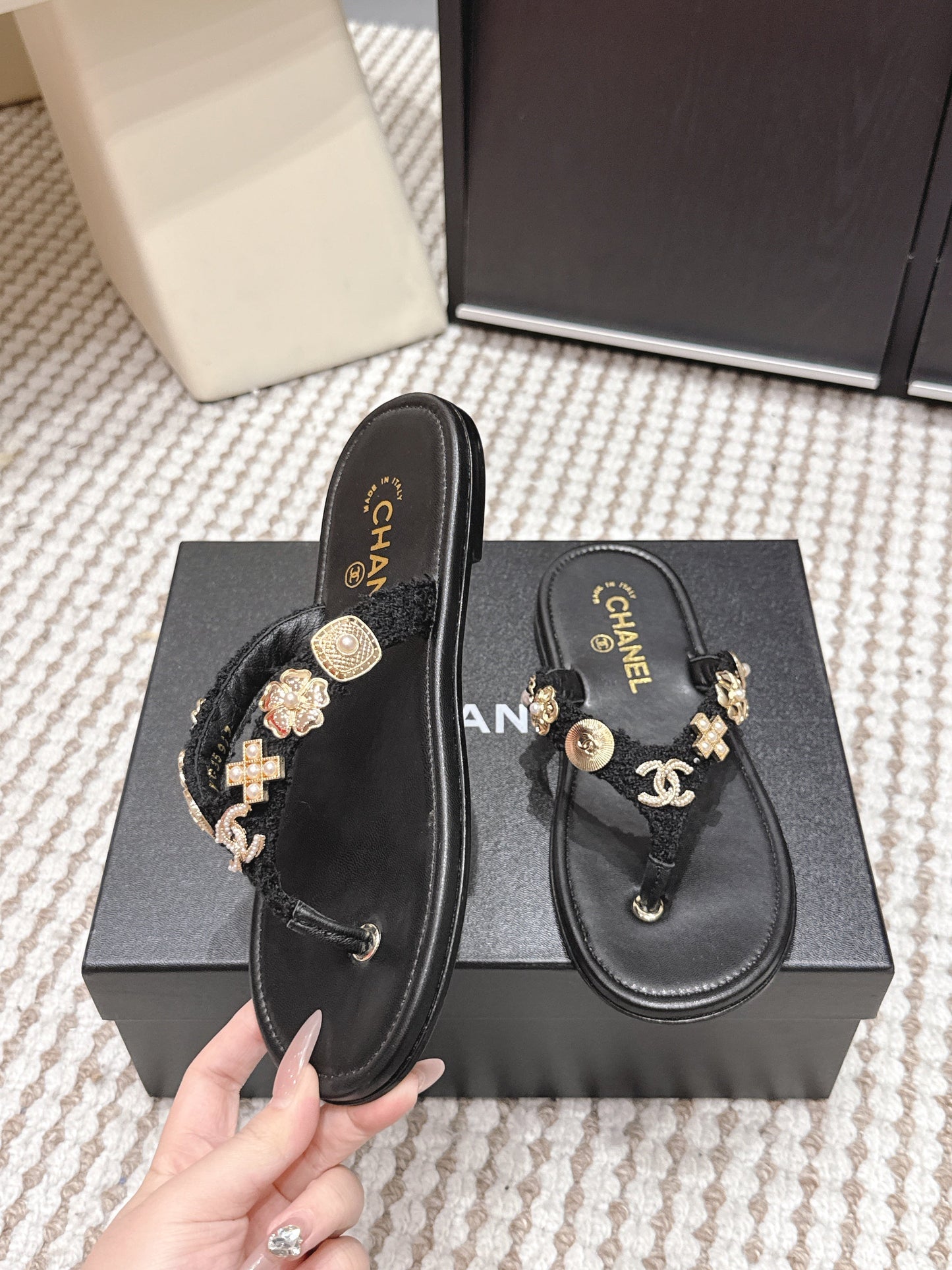 CHANEL 26S FLIP-FLOPS IN BLACK CALFSKIN