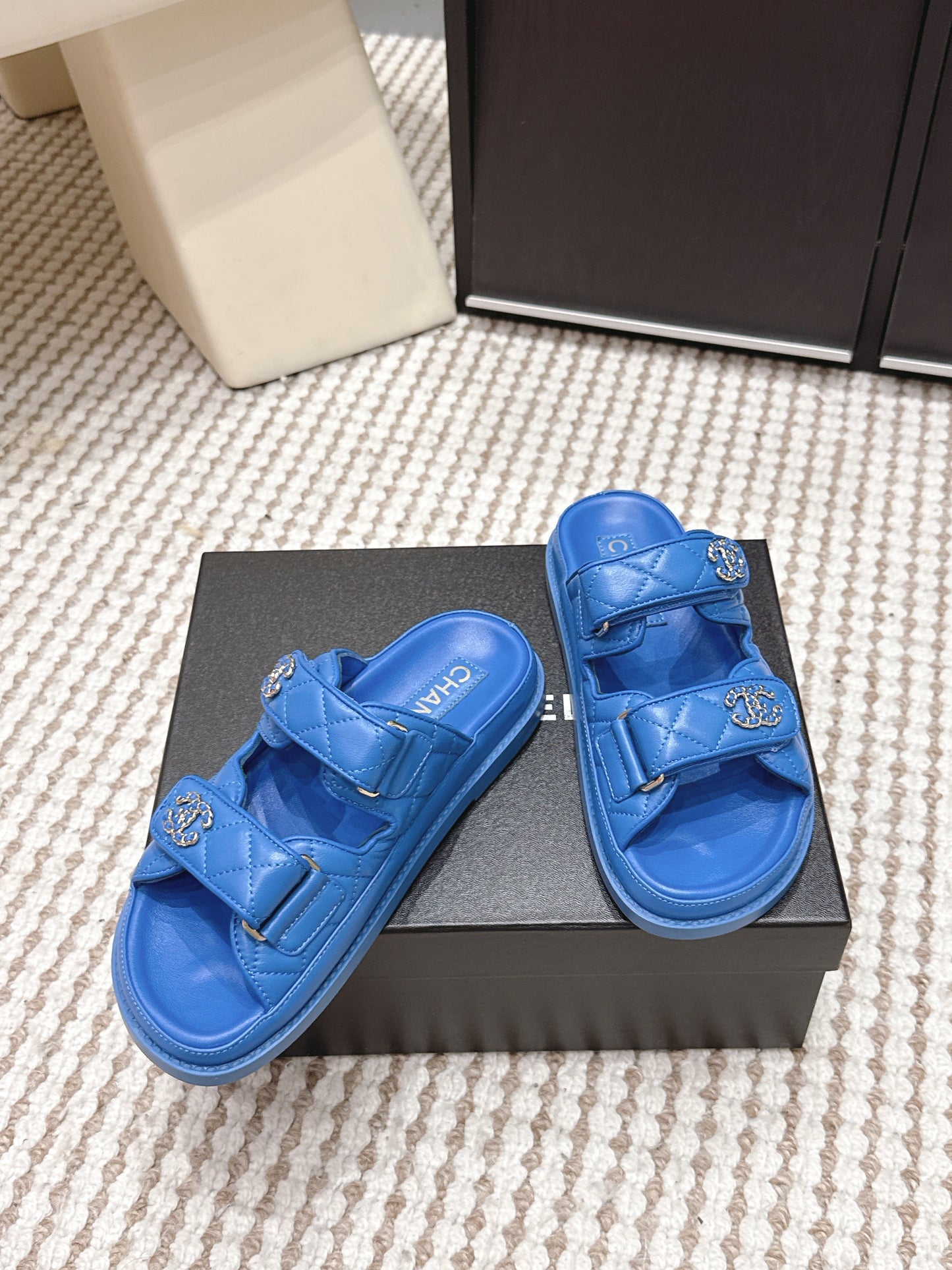 CHANEL 26S SANDALS IN BLUE CALFSKIN
