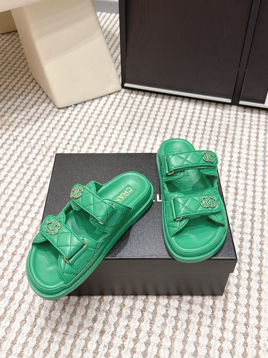 CHANEL 26S SANDALS IN GREEN CALFSKIN