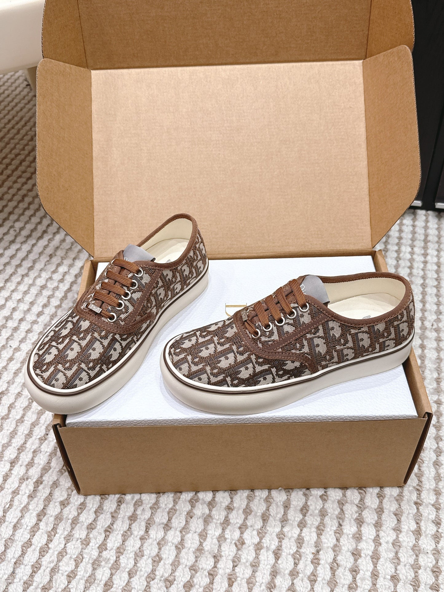 DIOR 26S SALTWIND SNEAKER IN BROWN FABRIC STYLE 6