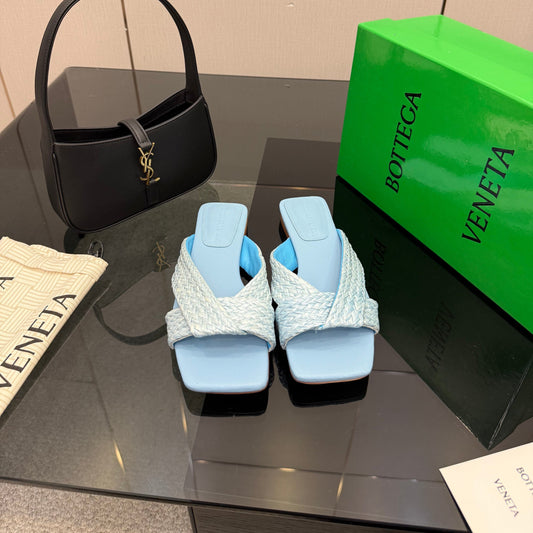 БОСОНІЖКИ BOTTEGA VENETA 26S ЗІ СВІТЛО-БЛАКИТНОЇ ШКІРИ ТЕЛЯТИ ТА РАФІЇ