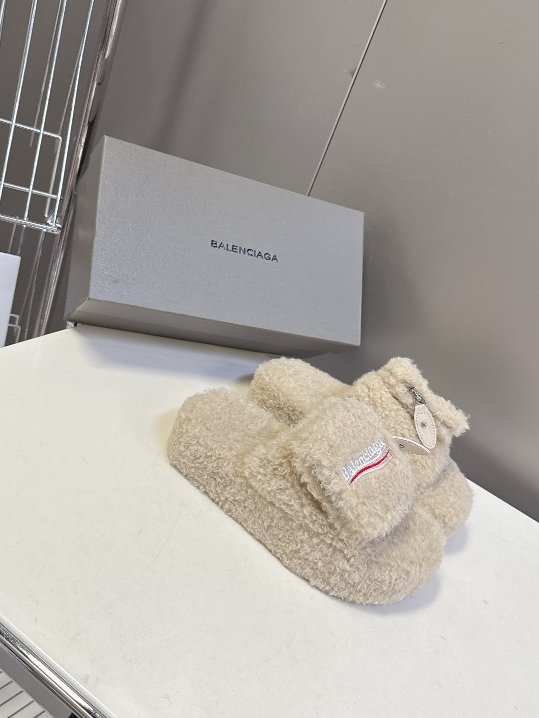 BALENCIAGA 25S SLIPPERS IN BEIGE FAUX SHEARLING - 35