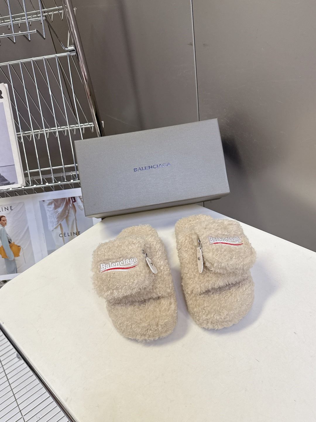 BALENCIAGA 25S SLIPPERS IN BEIGE FAUX SHEARLING - 35