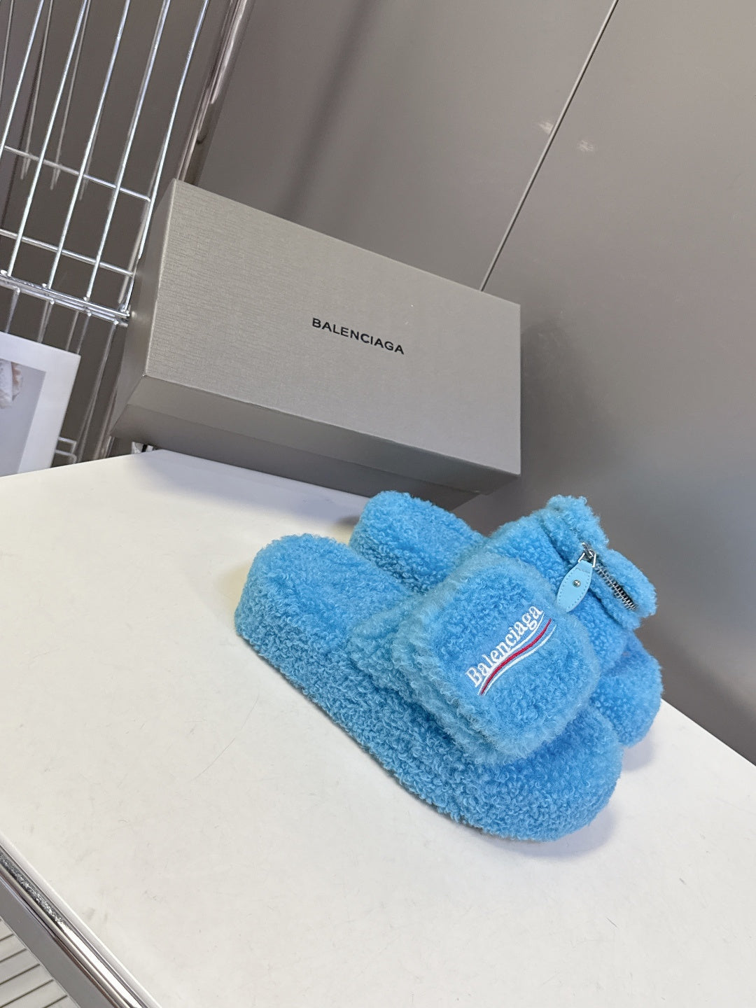 BALENCIAGA 25S SLIPPERS IN BLUE FAUX SHEARLING - 35