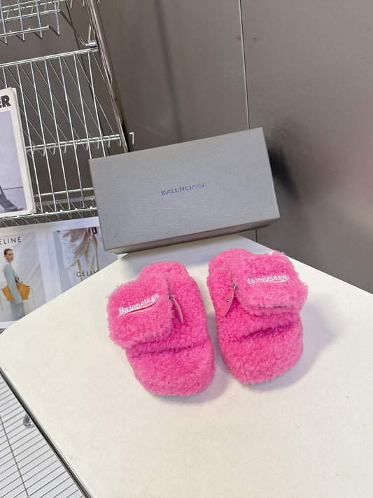 BALENCIAGA 25S SLIPPERS IN PINK FAUX SHEARLING - 35