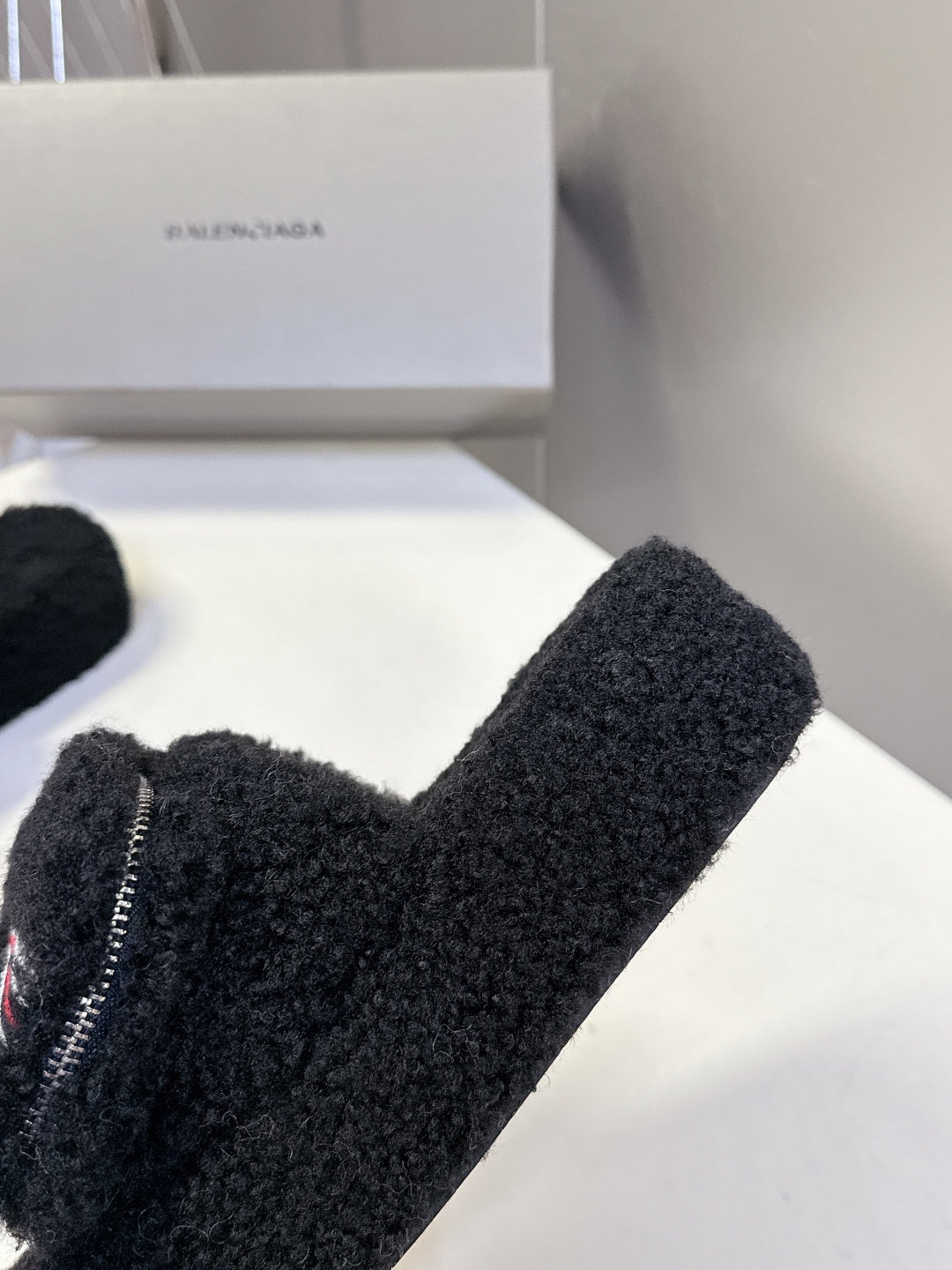 BALENCIAGA 25S SLIPPERS IN BLACK FAUX SHEARLING - 35