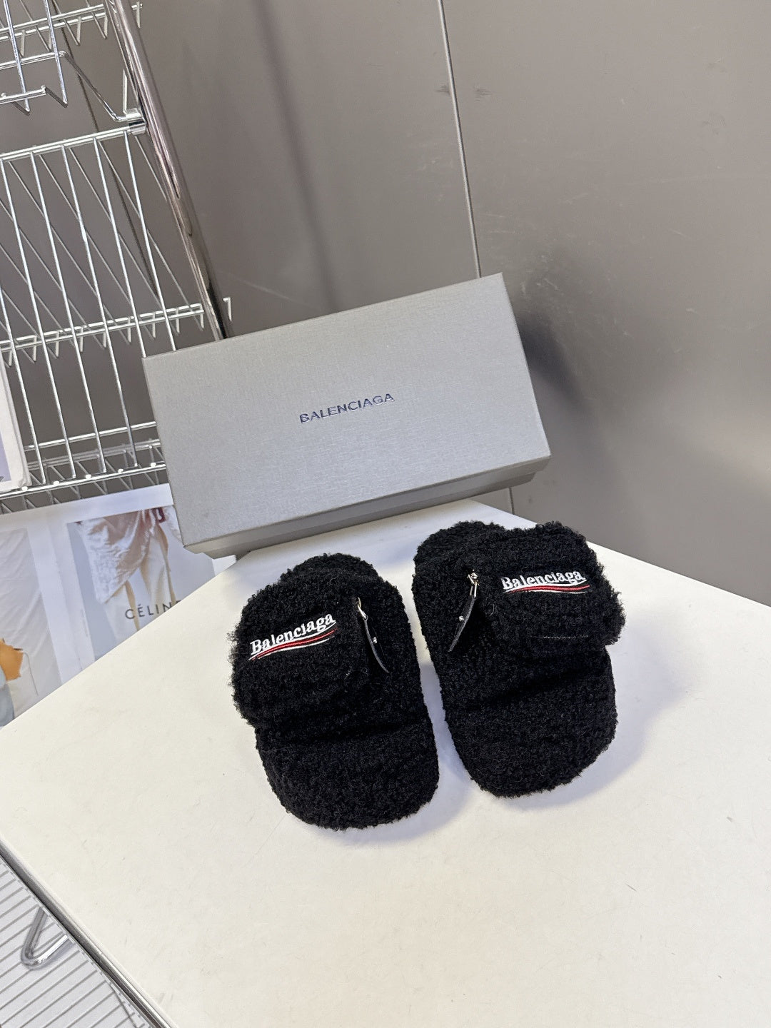 BALENCIAGA 25S SLIPPERS IN BLACK FAUX SHEARLING - 35