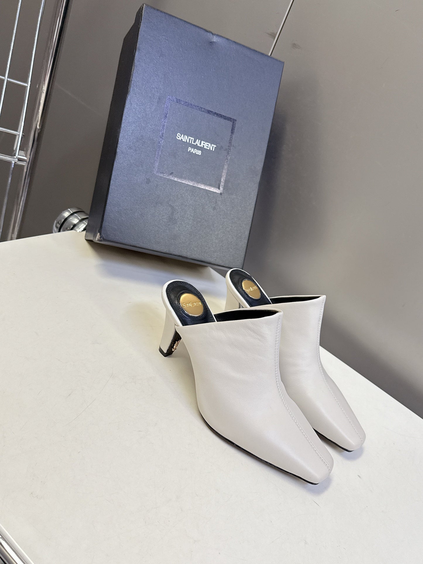 YSL 25S HIGH-HEEL SANDALS 75 MM IN WHITE LAMBSKIN - 35