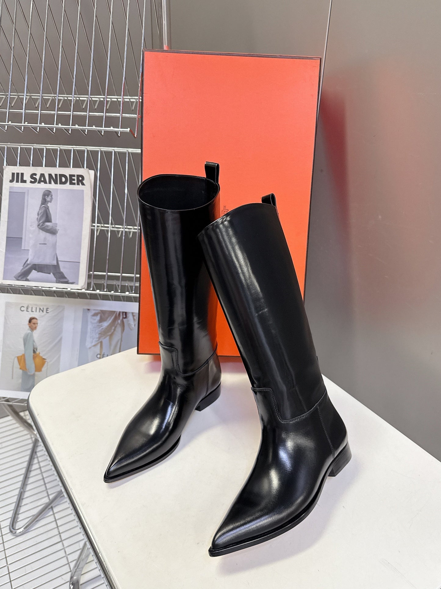HM 25S POINTED-TOE KNEE-HIGH BOOTS IN BLACK GLOSSY LAMBSKIN - 35
