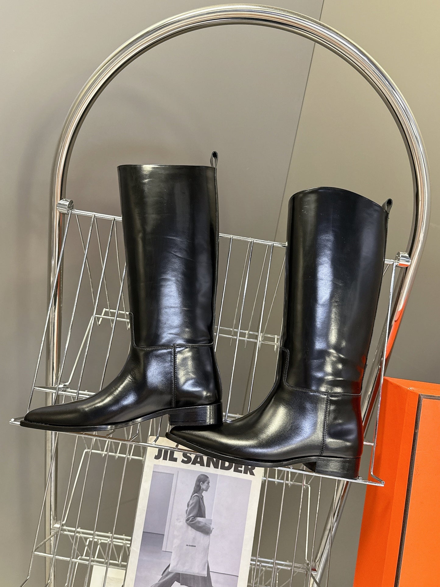 HM 25S POINTED-TOE KNEE-HIGH BOOTS IN BLACK GLOSSY LAMBSKIN - 35