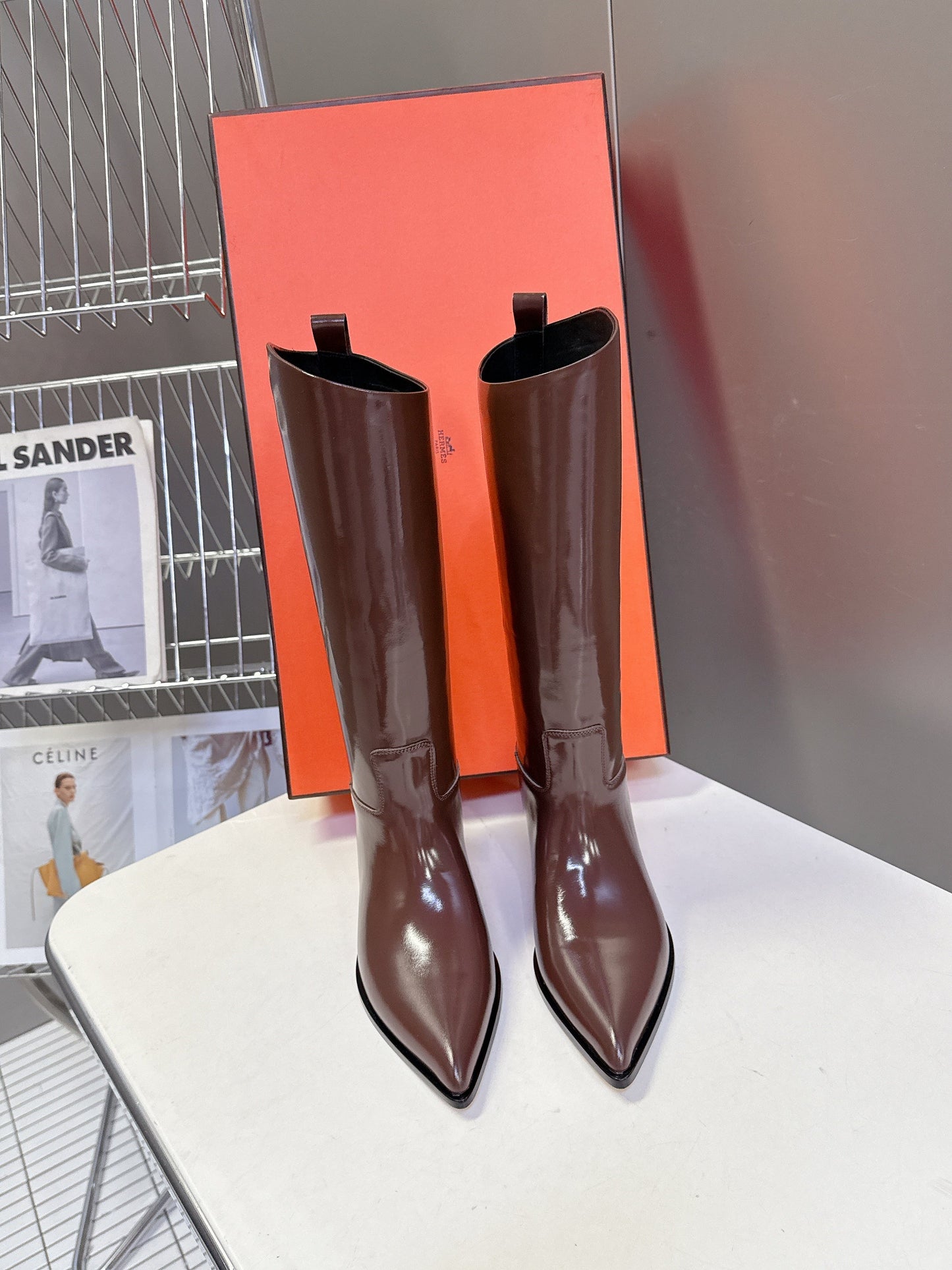 HM 25S POINTED-TOE KNEE-HIGH BOOTS IN BROWN GLOSSY LAMBSKIN - 35