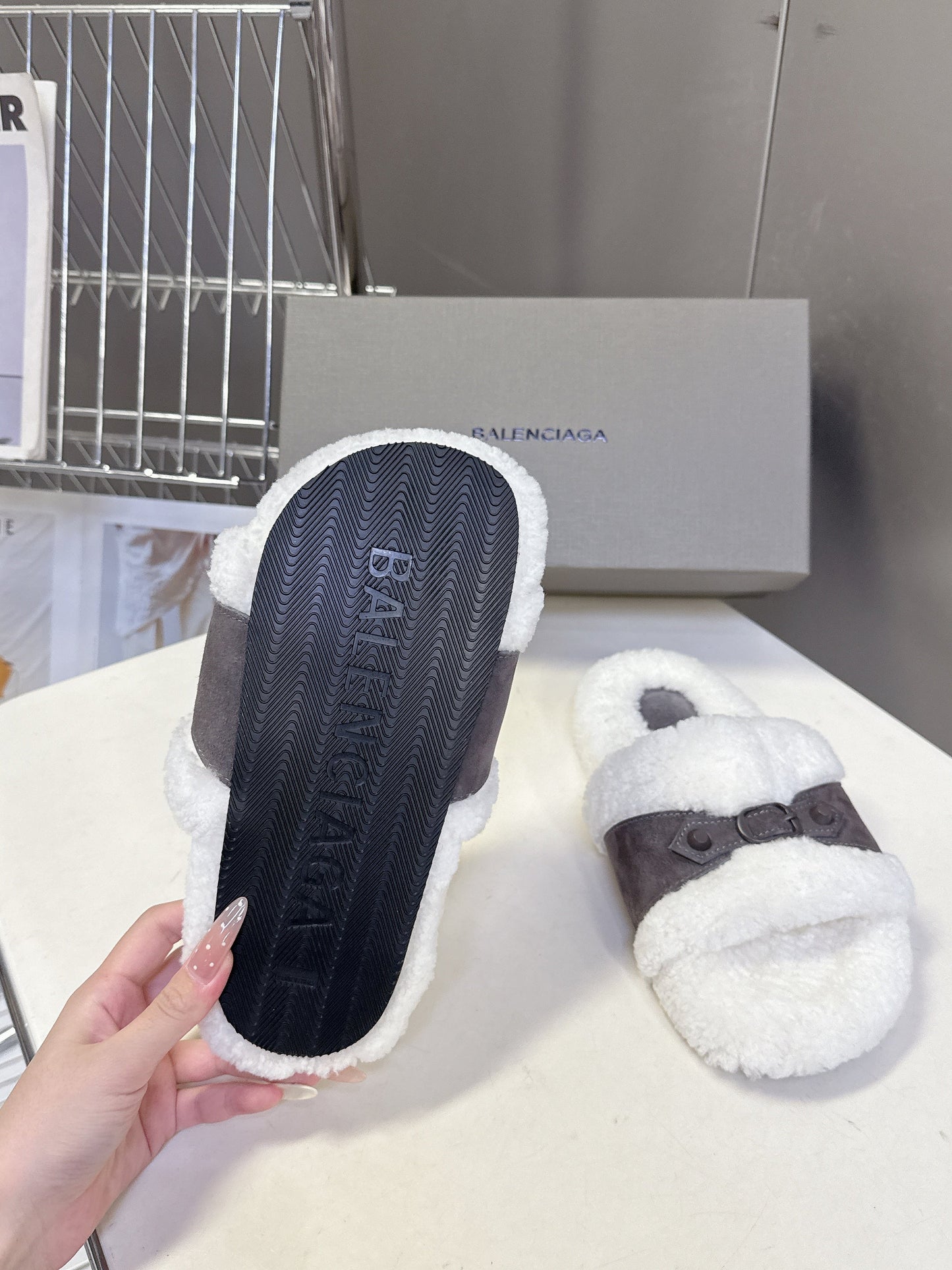 BALENCIAGA 25S SLIPPERS IN MUTED PURPLE GRAY SUEDE AND WHITE WOOL - 35