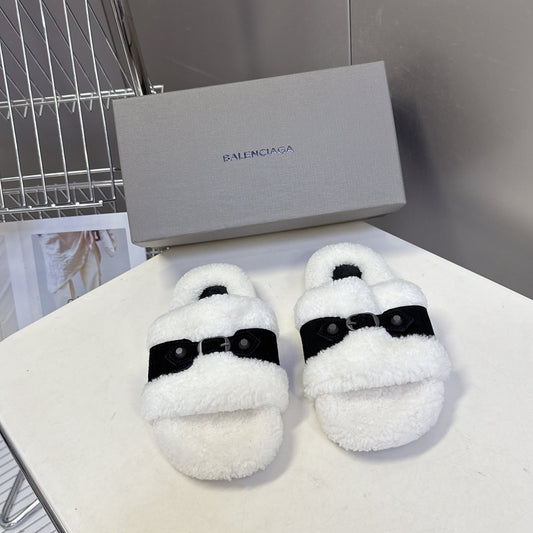 BALENCIAGA 25S SLIPPERS IN BLACK SUEDE AND WHITE WOOL - 35