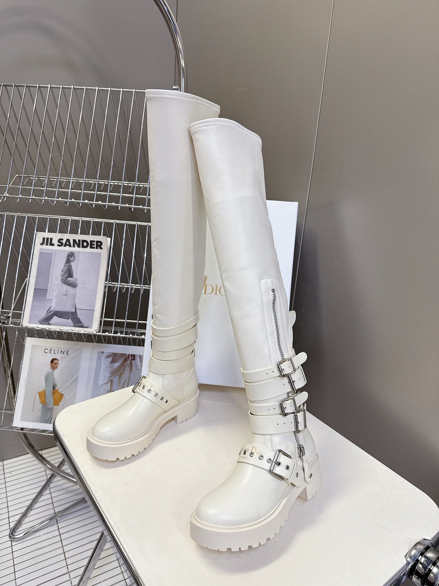 DIOR D-FIGHT BOOT 25S IN WHITE CALFSKIN WITH SILVER HARDWARE - 35