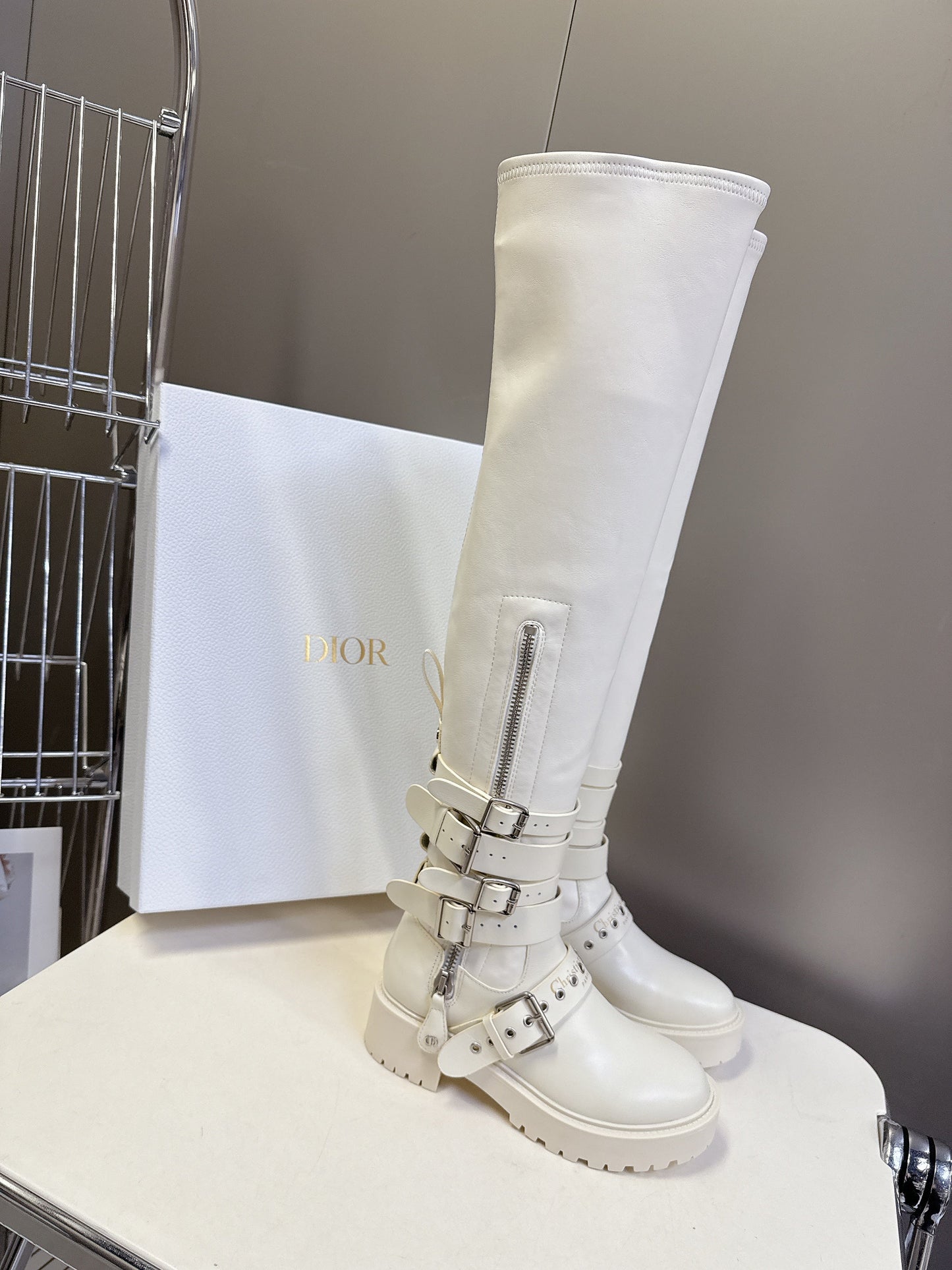 DIOR D-FIGHT BOOT 25S IN WHITE CALFSKIN WITH SILVER HARDWARE - 35