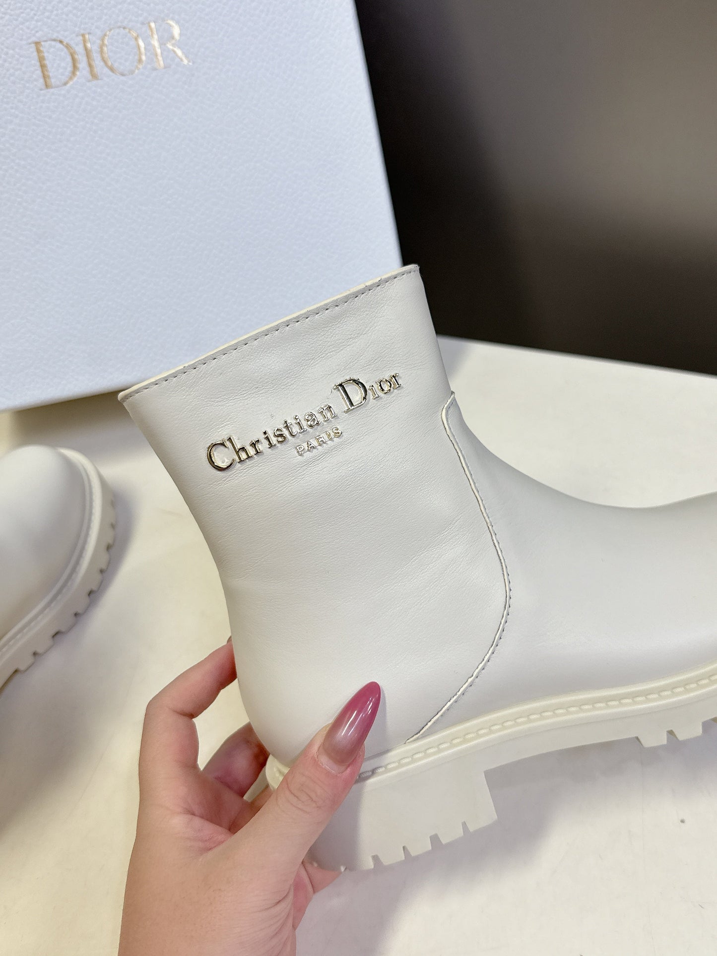 DIOR 25S D-MAJOR ANKLE BOOTS IN WHITE LAMBSKIN WITH GOLD HARDWARE - 35