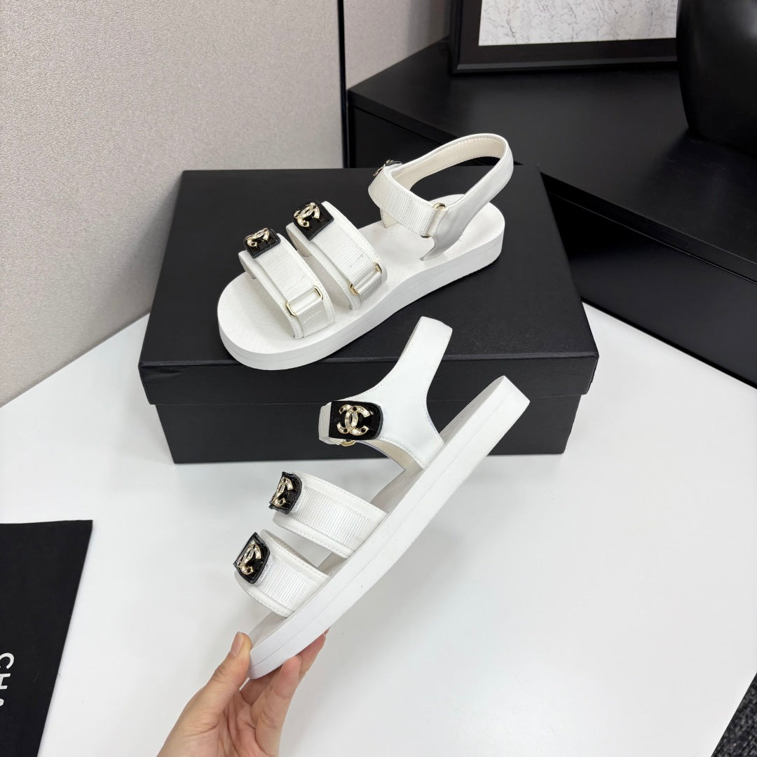 CC SANDAL 25S IN WHITE FABRIC WITH BLACK HARDWARE - 35