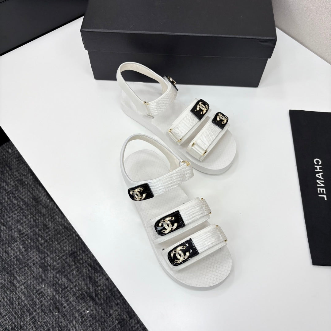 CC SANDAL 25S IN WHITE FABRIC WITH BLACK HARDWARE - 35