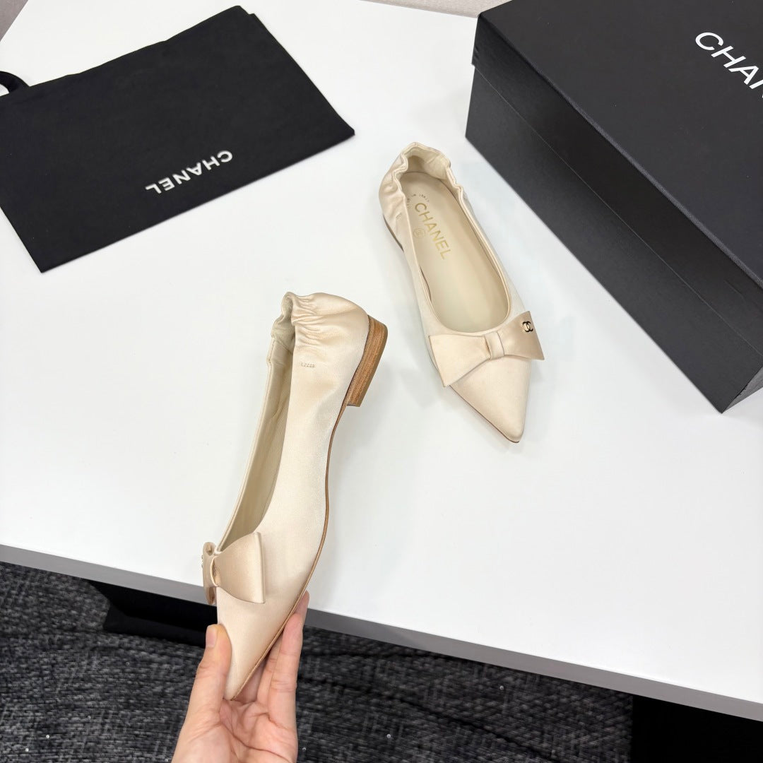 CC BALLET FLATS 25S IN LIGHT BEIGE SATIN WITH BOW - 35