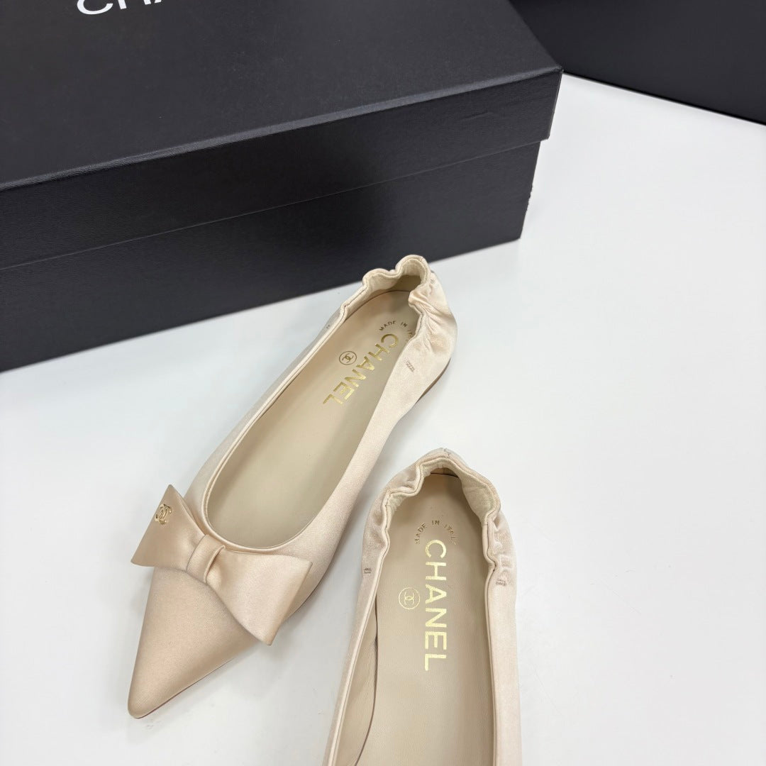 CC BALLET FLATS 25S IN LIGHT BEIGE SATIN WITH BOW - 35