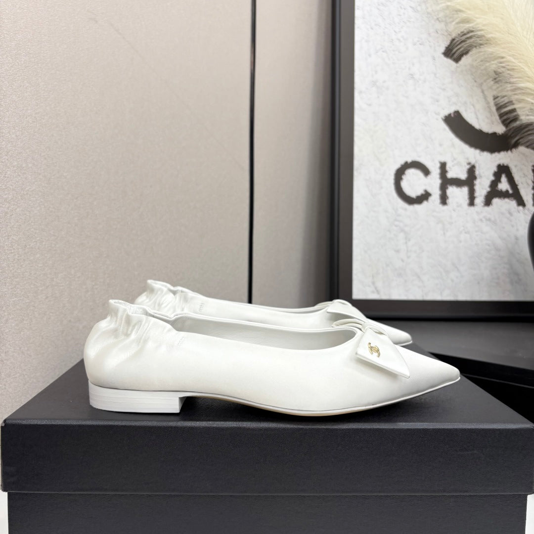 CC BALLET FLATS 25S IN WHITE SATIN WITH BOW - 35