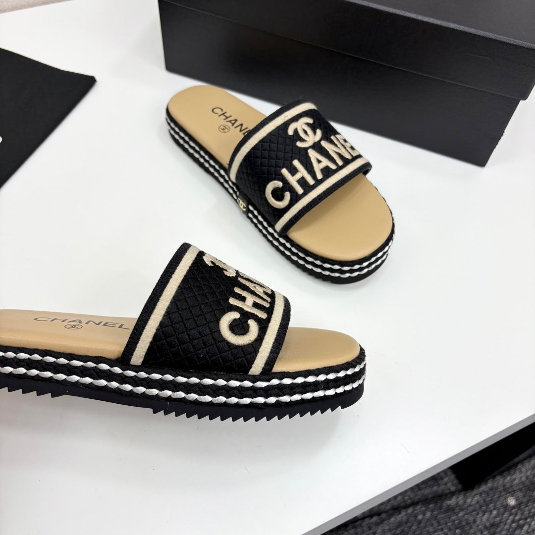 CC SLIDE SANDALS 25S IN BEIGE CALFSKIN MIX BLACK FABRIC - 35