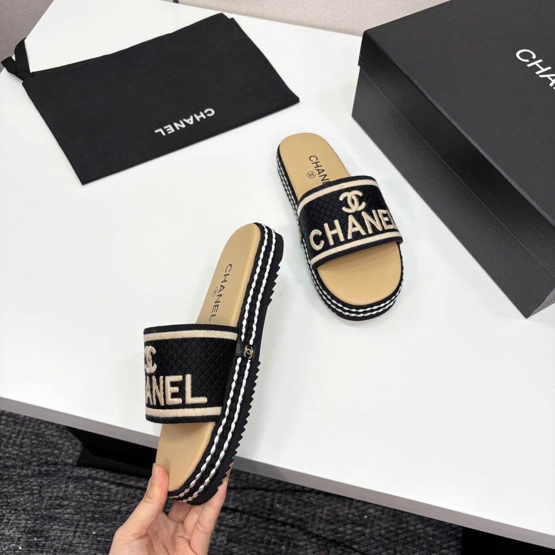 CC SLIDE SANDALS 25S IN BEIGE CALFSKIN MIX BLACK FABRIC - 35