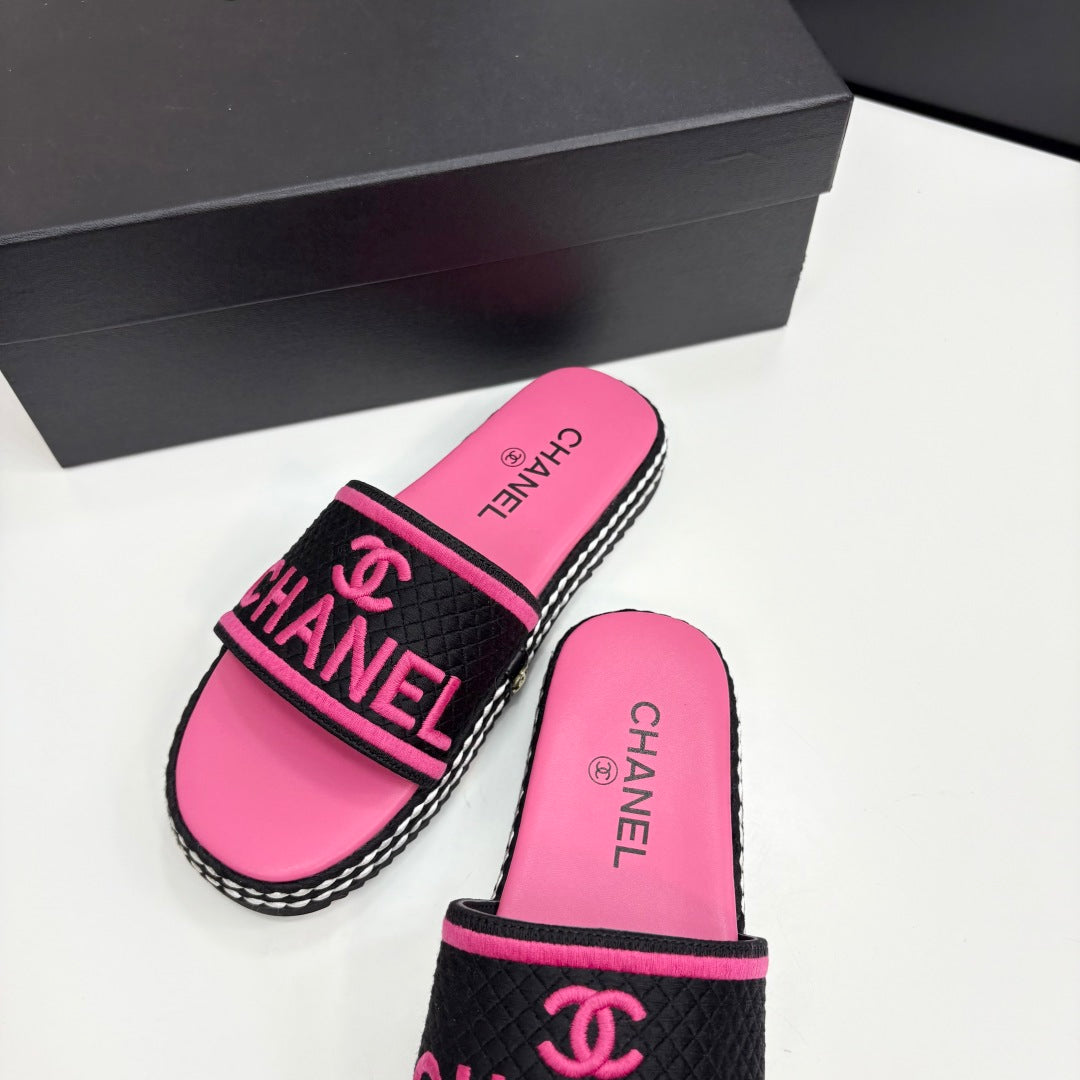 CC SLIDE SANDALS 25S IN PINK FABRIC AND CALFSKIN - 35