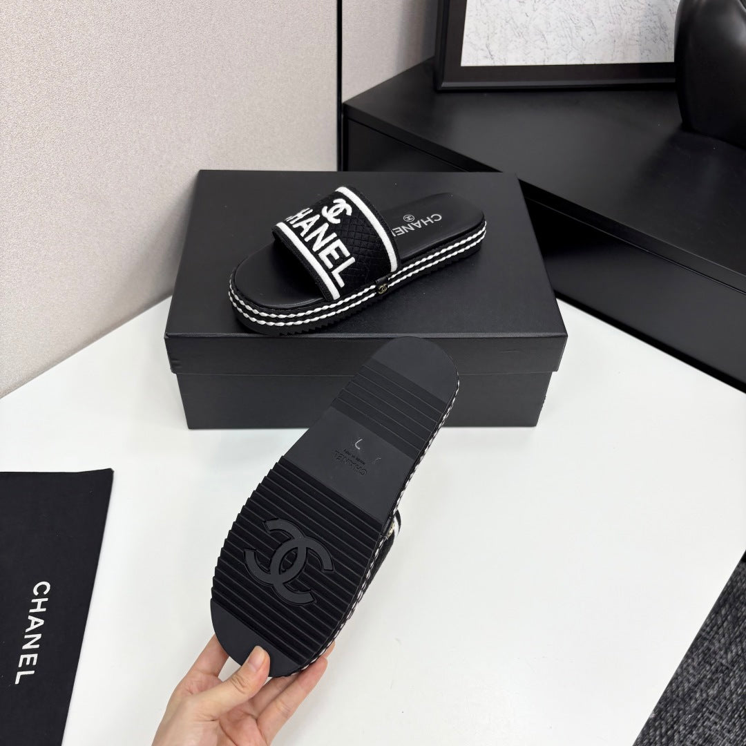 CC SLIDE SANDALS 25S IN BLACK FABRIC AND CALFSKIN - 35