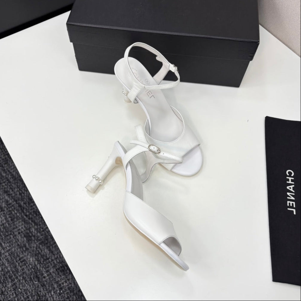 CC HIGH SANDAL 25S 80 MM IN WHITE CALFSKIN WITH PEARL DETAILS - 35