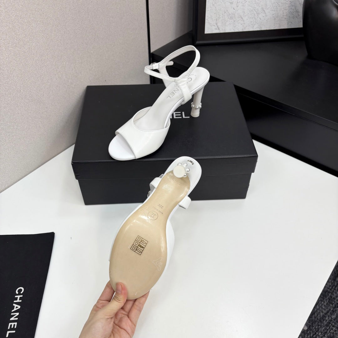 CC HIGH SANDAL 25S 80 MM IN WHITE CALFSKIN WITH PEARL DETAILS - 35