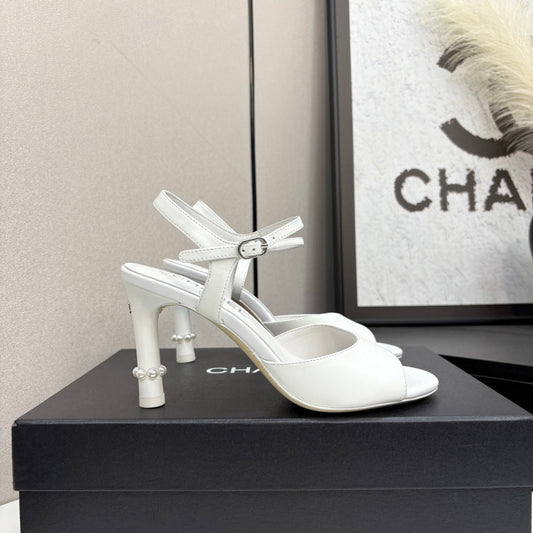 CC HIGH SANDAL 25S 80 MM IN WHITE CALFSKIN WITH PEARL DETAILS - 35