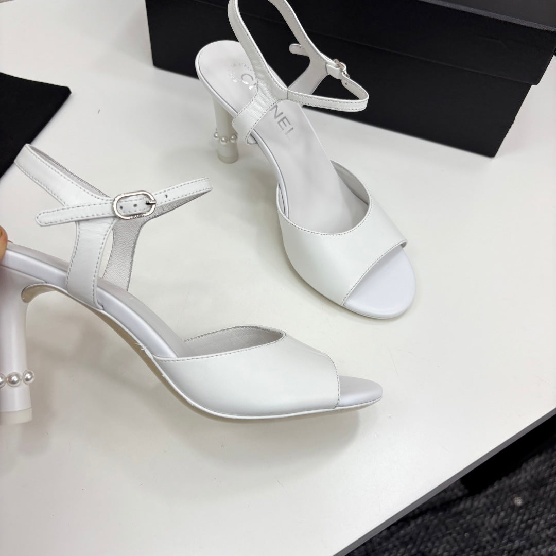 CC HIGH SANDAL 25S 80 MM IN WHITE CALFSKIN WITH PEARL DETAILS - 35
