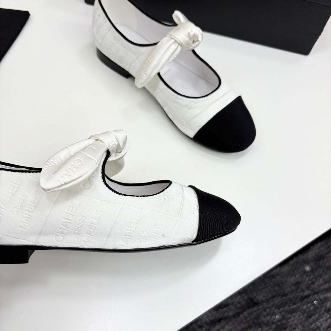CC BALLET FLATS 25S IN WHITE AND BLACK FABRIC WITH BOW - 35