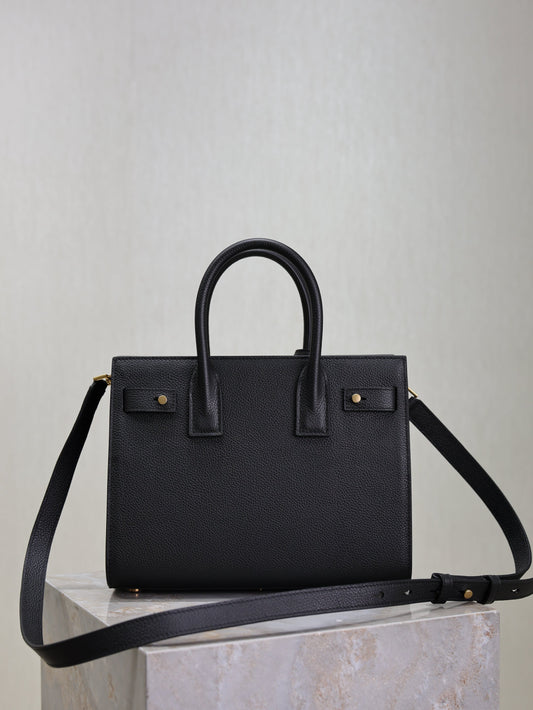 YSL 25S SAC DE JOUR MM 26 З ЧОРНОЇ М'ЯКОЇ ЗЕРНИСТОЇ ТЕЛЯЧОЇ ШКІРИ, ЗОЛОТА ФУРНІТУРА