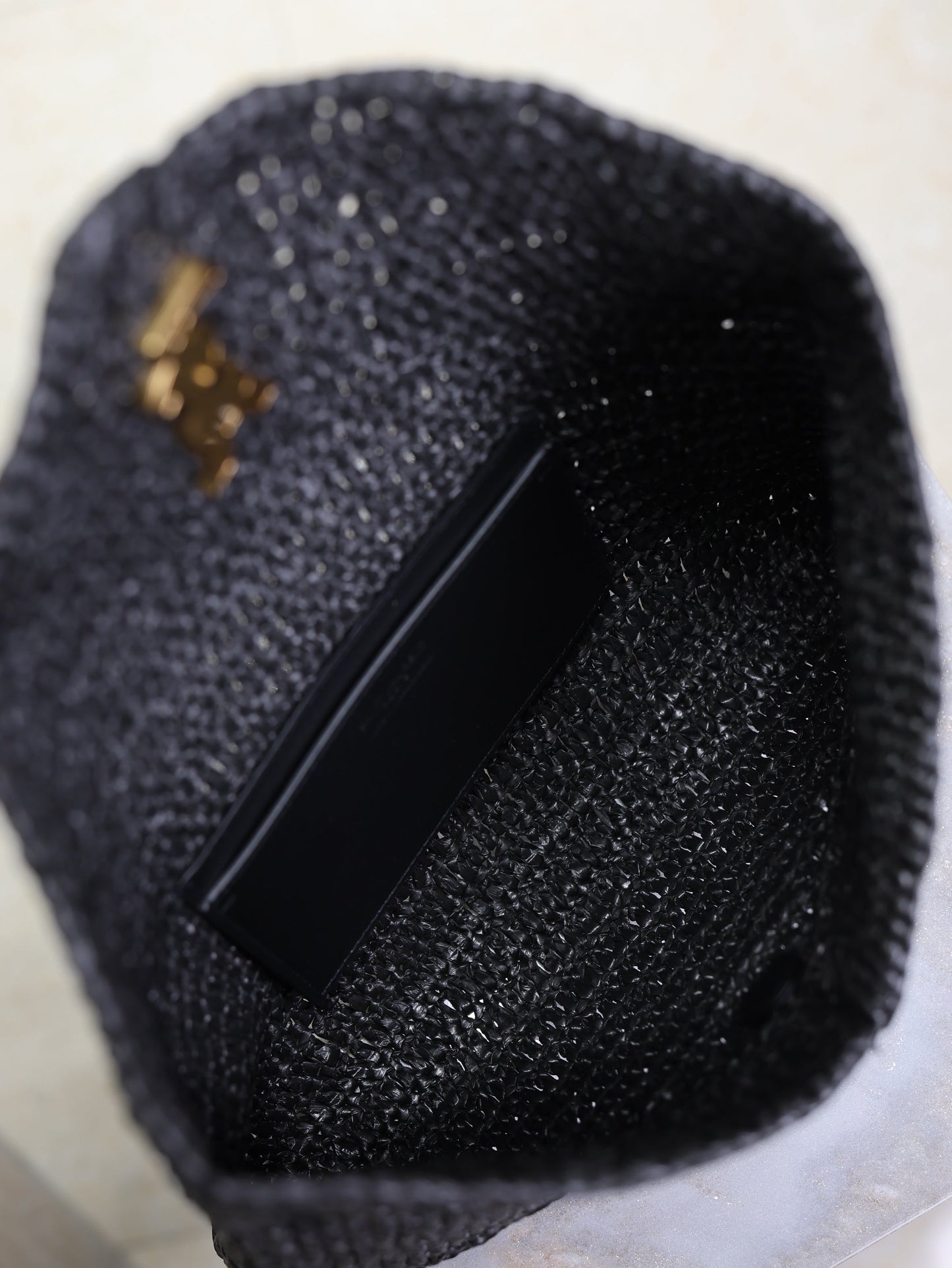 YSL 25S CASSANDRE LARGE ENVELOPE POUCH 29 IN BLACK RAFFIA GOLD HARDWARE