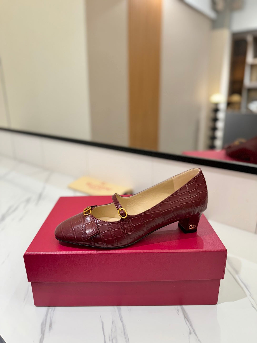 VLTN VLOGO SIGNATURE ROUND-TOE HEELS 25S IN DARK RED LAMBSKIN SNAKE-EMBOSSED - 35