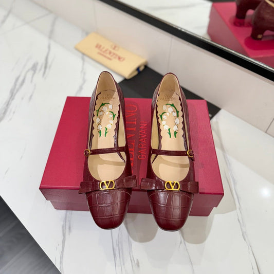 БОСОНІЖКИ VLTN VLOGO SIGNATURE З ЗАКРУГЛЕНИМ НОСКОМ 25S ІЗ ТЕМНО-ЧЕРВОНОЇ ОВЕЧОЇ ШКІРИ З ТИСНЕННЯМ ПІД ЗМІЇНУ ШКІРУ - 35