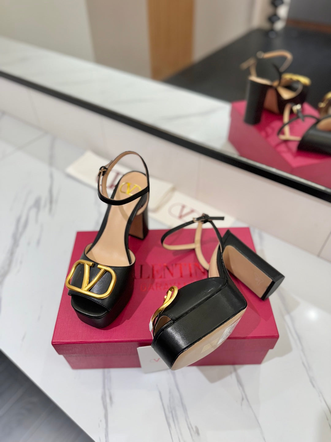 VLTN HIGH SANDAL 25S 115 MM IN BLACK LAMBSKIN WITH GOLD HARDWARE - 35