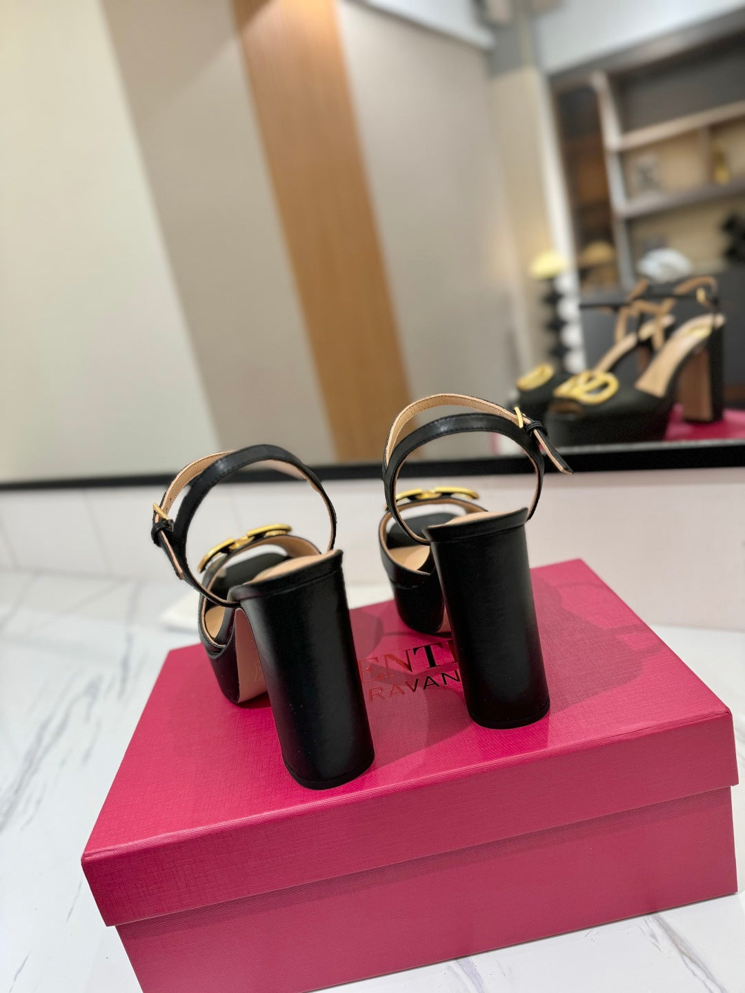 VLTN HIGH SANDAL 25S 115 MM IN BLACK LAMBSKIN WITH GOLD HARDWARE - 35