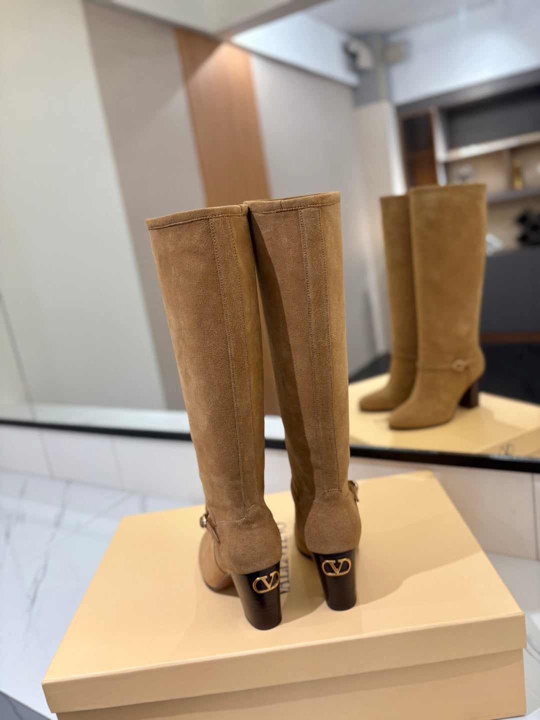 VALENTINO 25S GARAVANI PATTIE KNEE-HIGH BOOTS 80 MM IN LIGHT BROWN SUEDE - 35