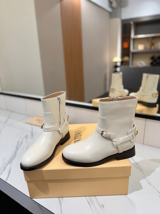 VALENTINO 25S PATTIE ANKLE BOOTS IN WHITE CALFSKIN WITH GOLD HARDWARE - 35