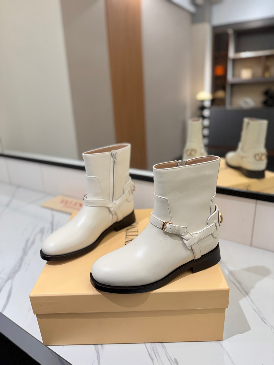 VALENTINO 25S PATTIE ANKLE BOOTS IN WHITE CALFSKIN WITH GOLD HARDWARE - 35