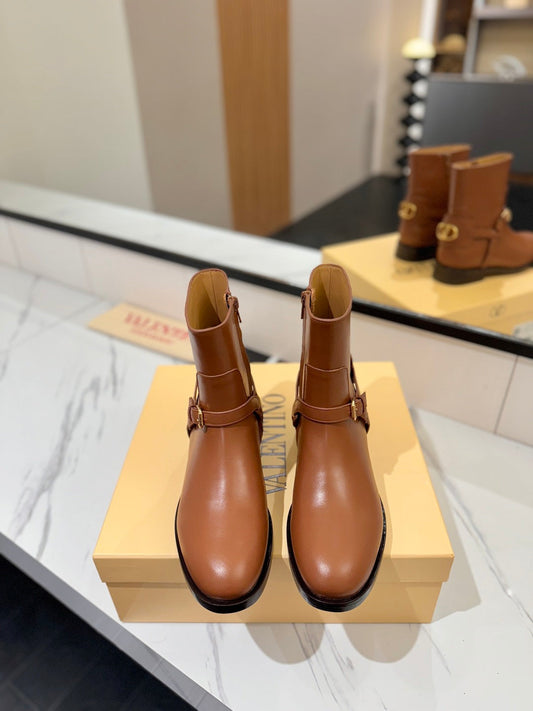 VALENTINO 25S PATTIE ANKLE BOOTS IN BROWN CALFSKIN WITH GOLD HARDWARE - 35