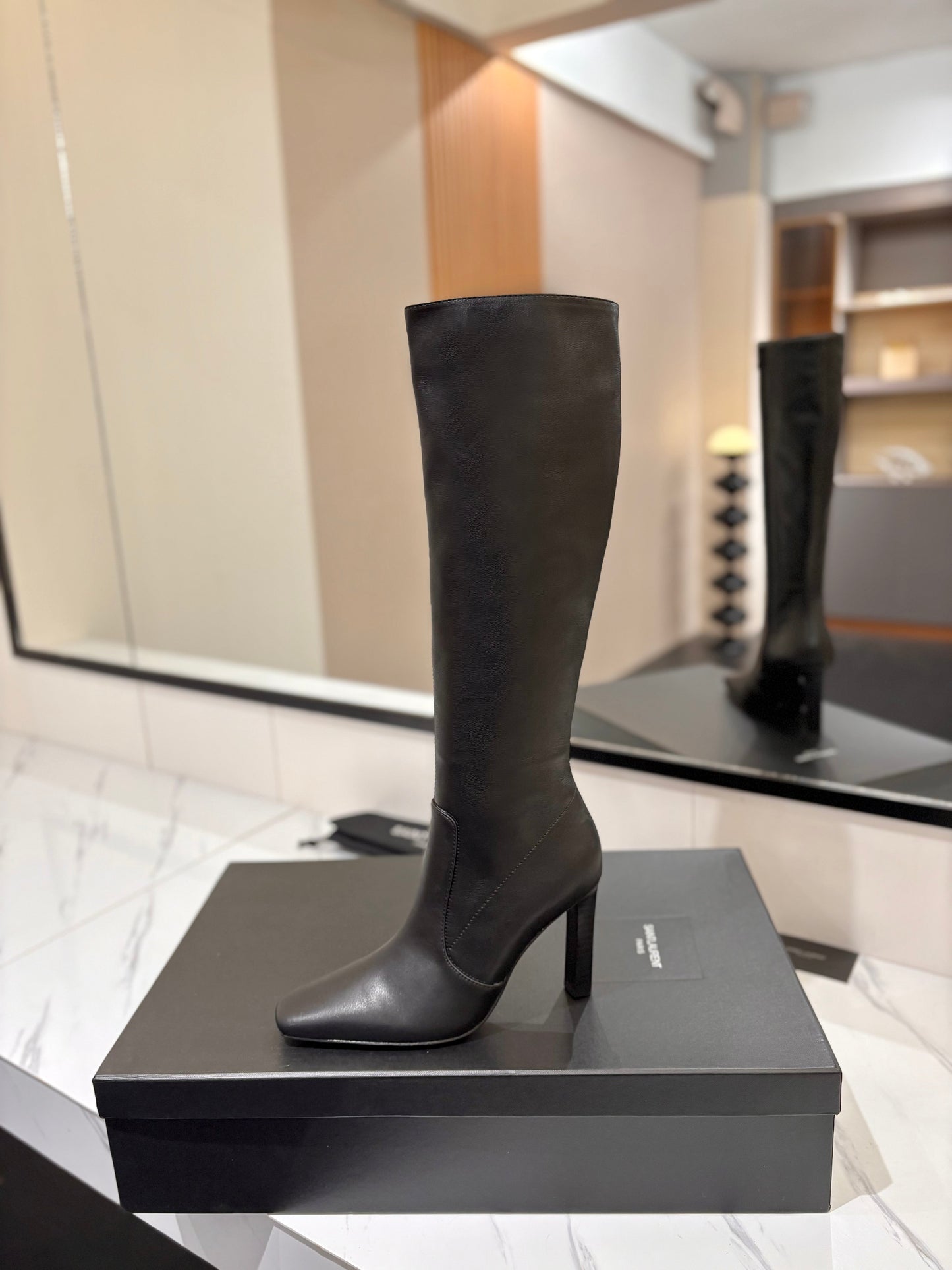 YSL 26S ВИСОКІ ЧОБОТИ 90 ММ З ЧОРНОЇ ТЕЛЯЧОЇ ШКІРИ