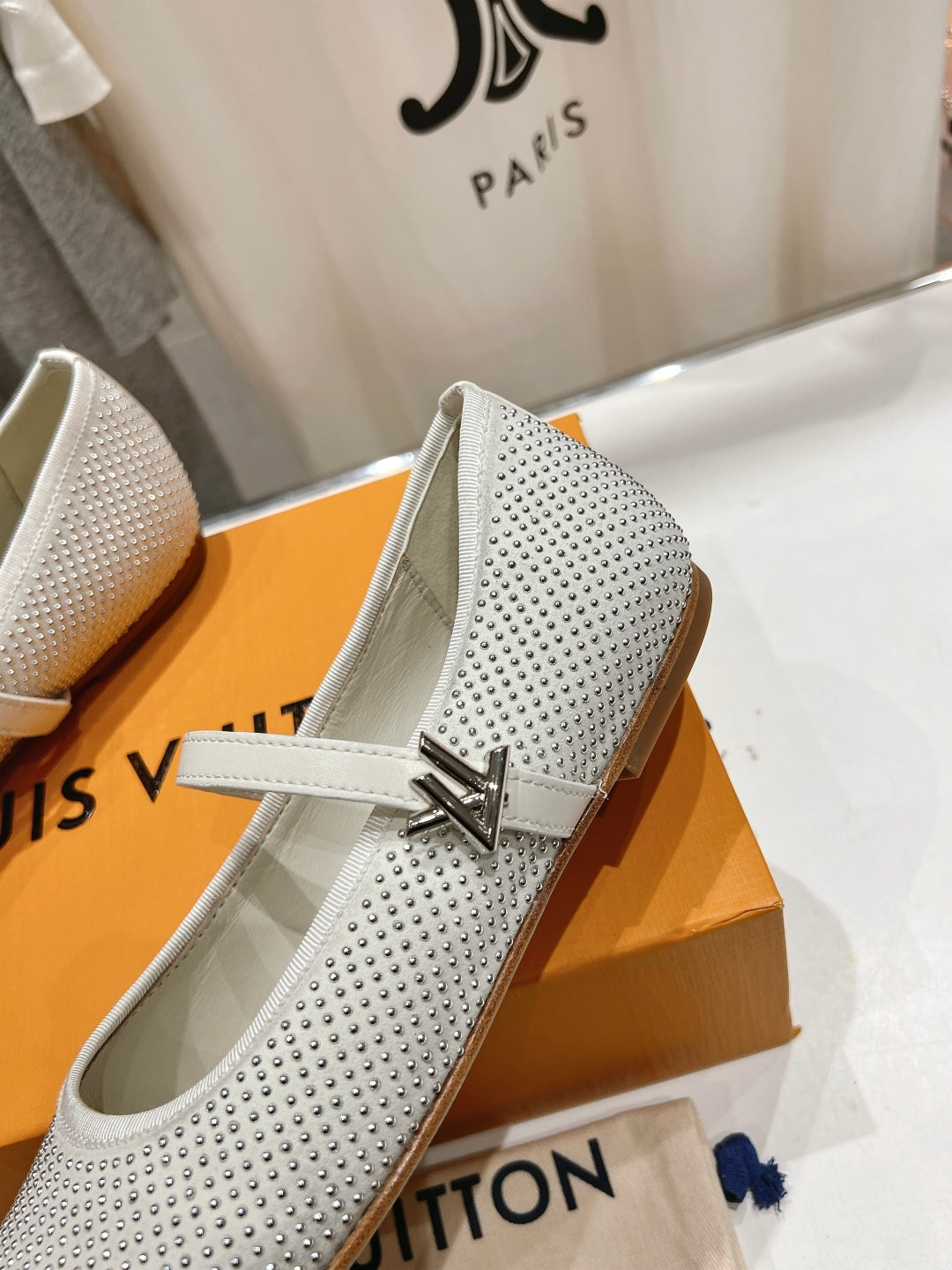 ROMY FLAT BALLERINA IN WHITE LAMBSKIN EMBELLISHED SILVER-TONED STUDS - 35
